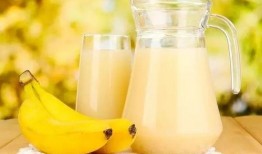 产后能否吃蜜瓜,蜜瓜食用解析与建议