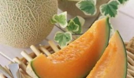 吃哈密瓜和吃菠萝,夏日水果盛宴的甜蜜碰撞