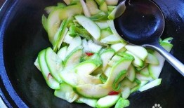 瓜炒着怎么吃,探索美味瓜炒的多重吃法