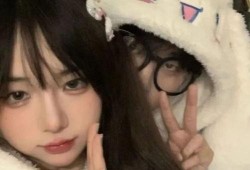 情头吃瓜拍照,甜蜜瞬间，定格吃瓜拍照的浪漫瞬间