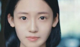 广东校花吃瓜,校园风云再起，瓜田李下引热议”