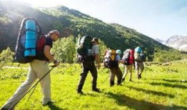 爬山吃瓜女生图片,爬山女生与夏日瓜果的甜蜜邂逅