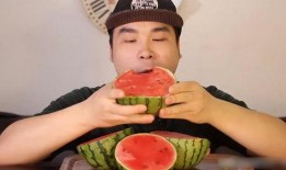 吃瓜搞笑的视频,笑出腹肌的瞬间