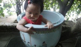 吃瓜小孩图片搞笑,吃瓜小孩的欢乐瞬间